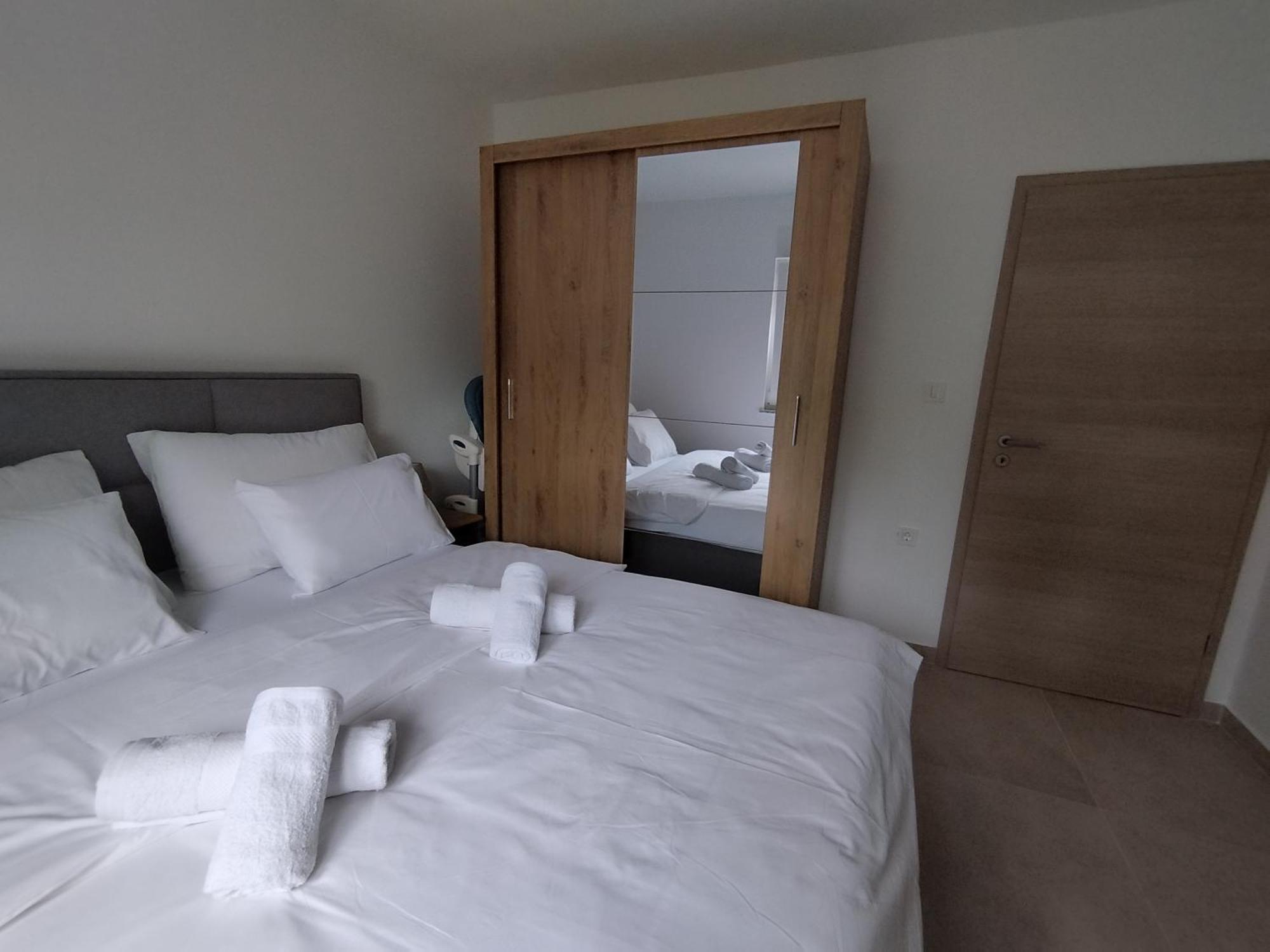 Old Town Paklenica Apartment Starigrad Room photo